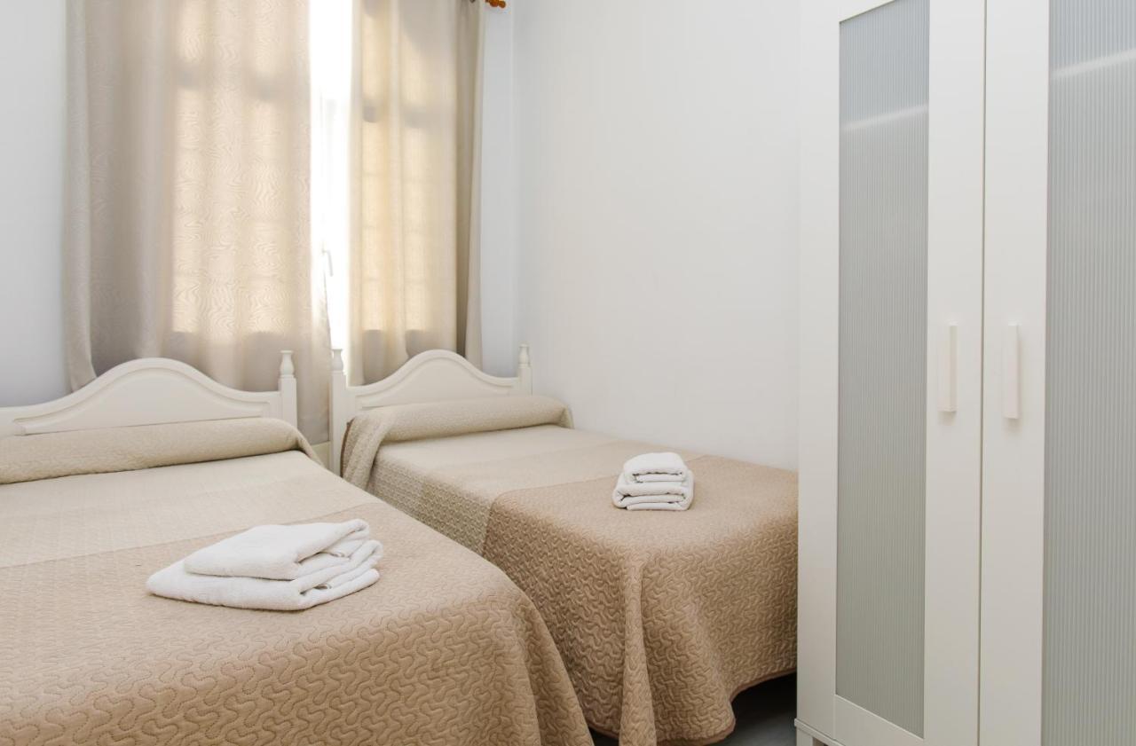 At Almoraide Rooms Suites (Adults Only) 内尔哈 外观 照片